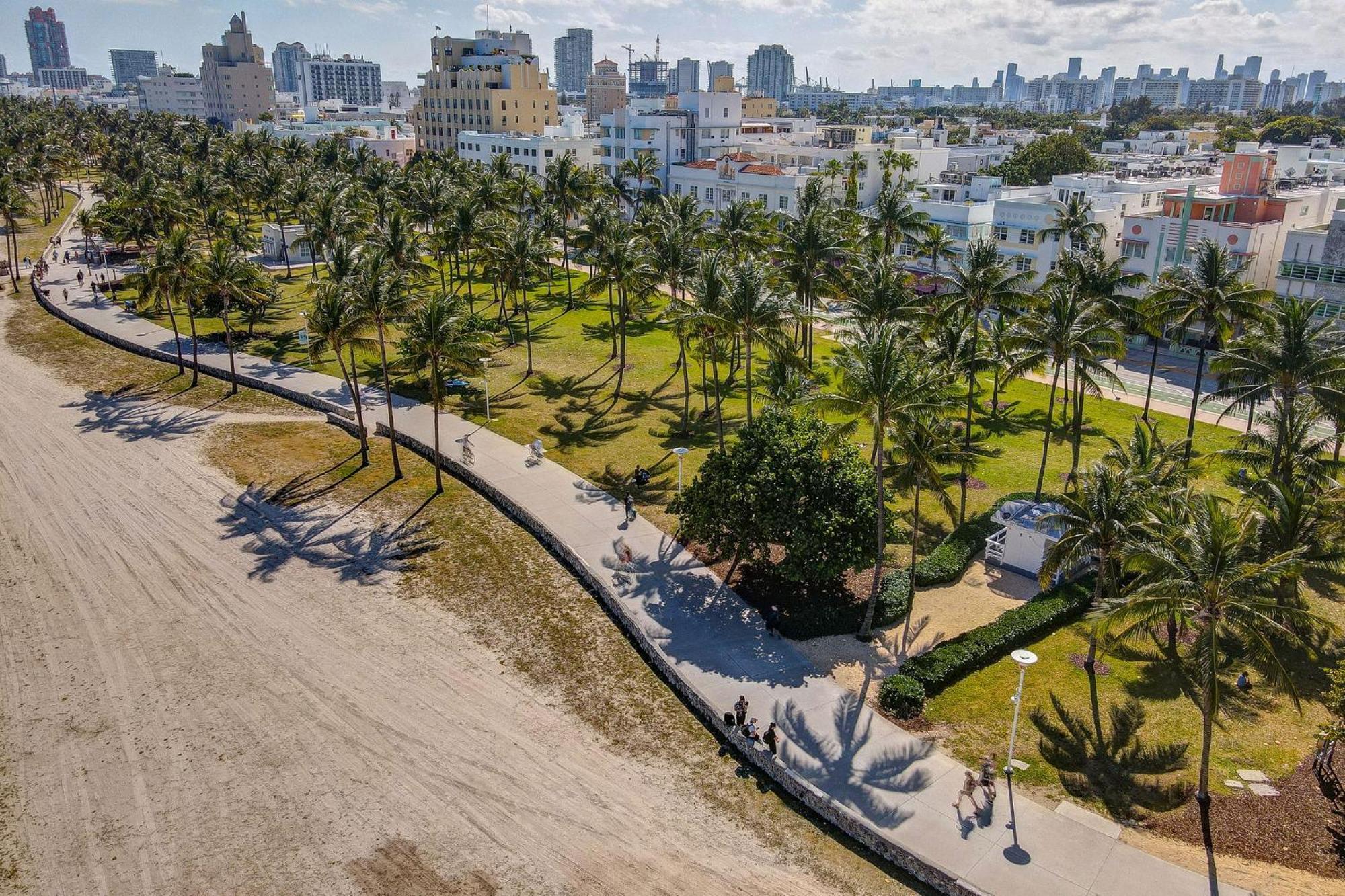 Ocean Drive Prime W/2 Queen-beds, South *