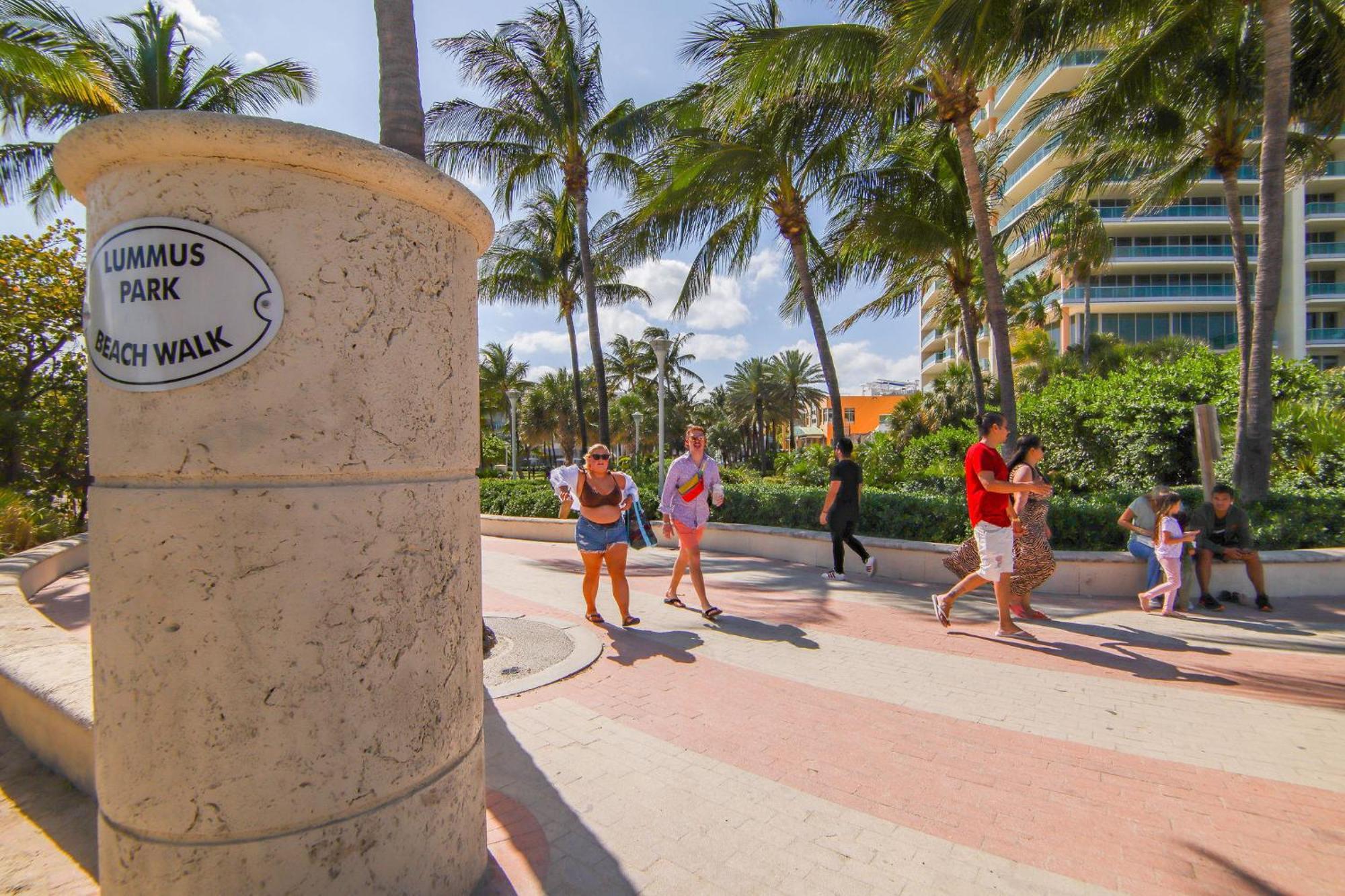 Ocean Drive Prime W/2 Queen-beds, South Apartamento